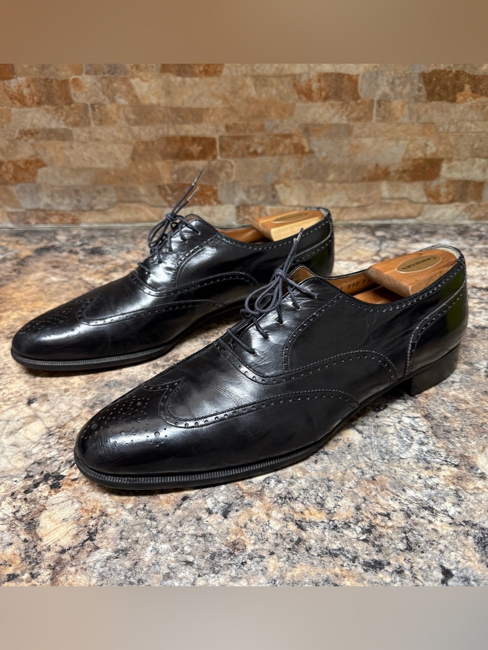 FERRAGAMO Mens Casual Shoes Black Leather Italian Wingtip Oxford Size 13 / 12 US